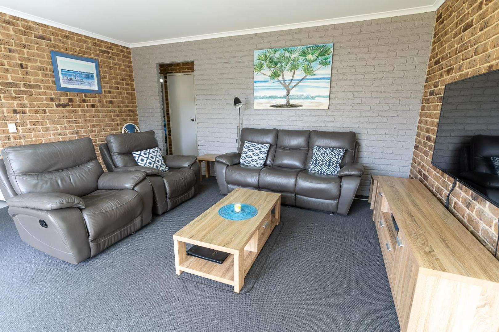 Beachfront Apartments メリンブラ エクステリア 写真