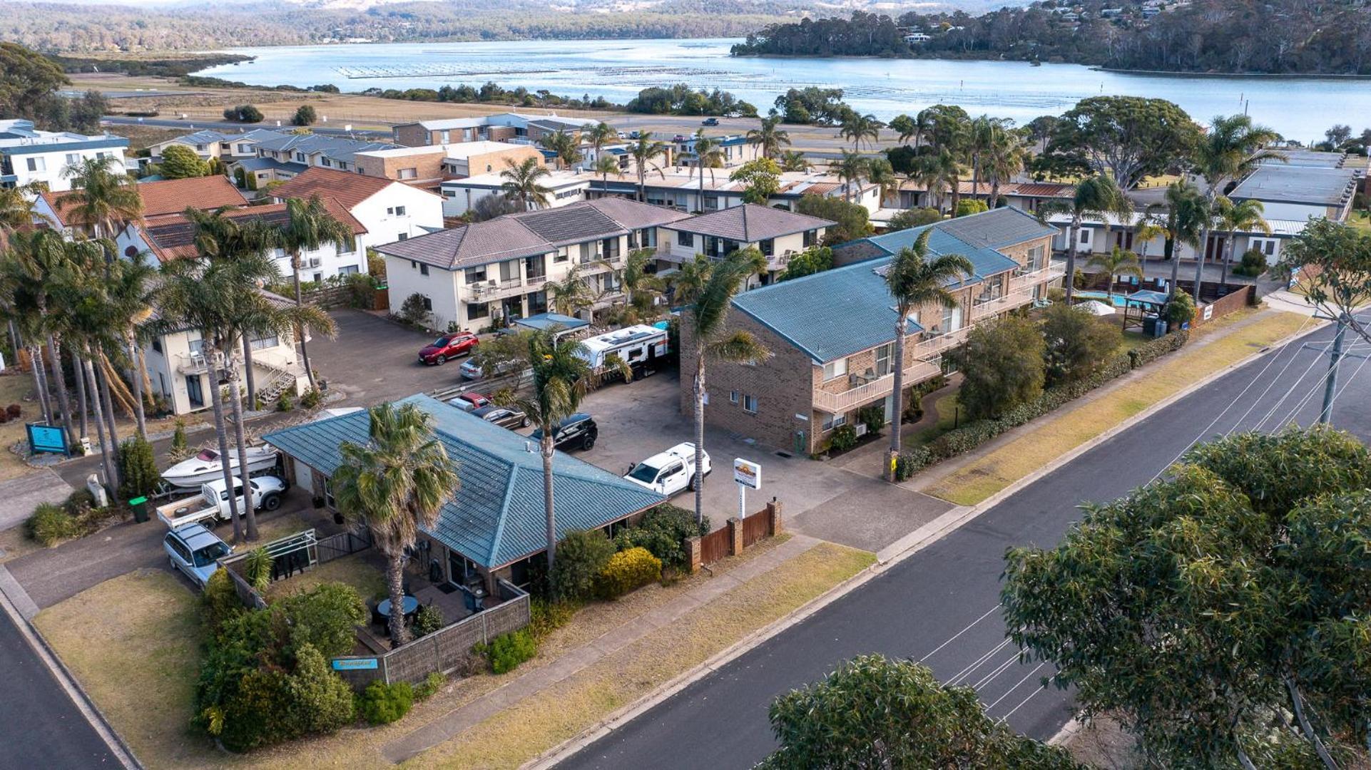 Beachfront Apartments メリンブラ エクステリア 写真