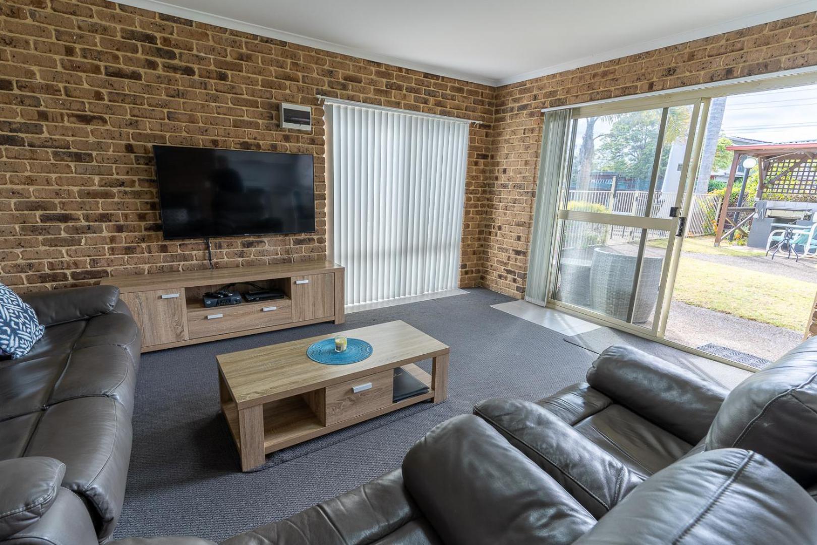 Beachfront Apartments メリンブラ エクステリア 写真